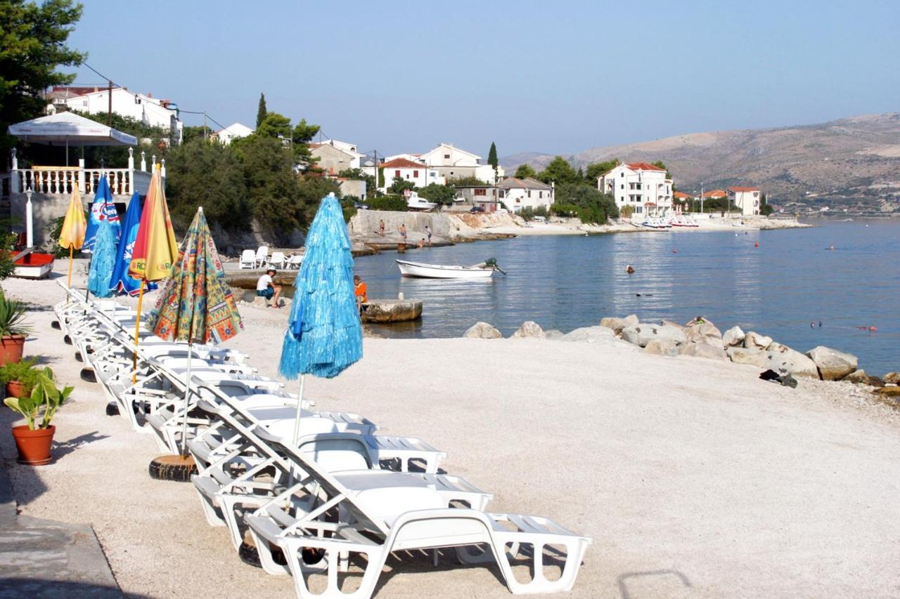 Apartments By The Sea Arbanija, Ciovo - 17332 โตรกีร์ ภายนอก รูปภาพ