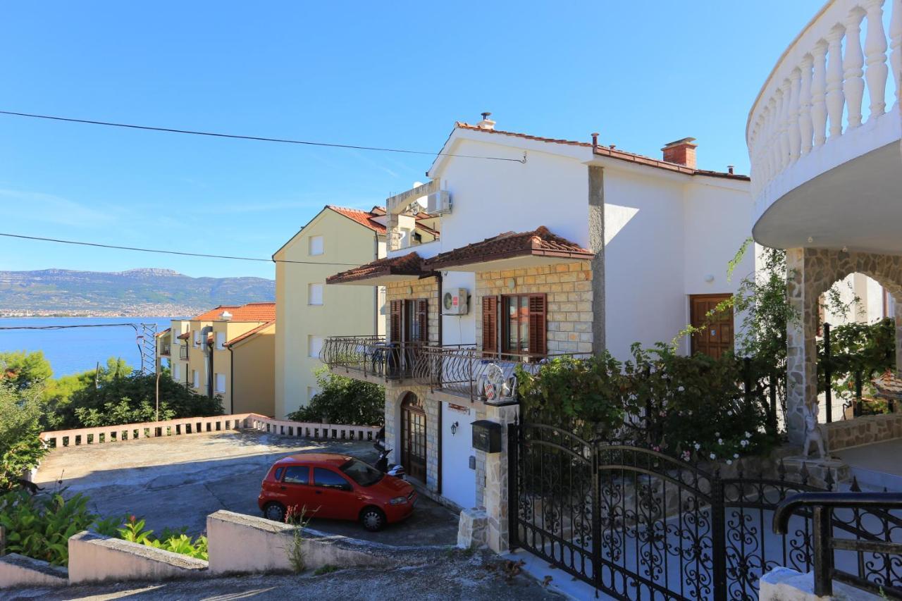 Apartments By The Sea Arbanija, Ciovo - 17332 โตรกีร์ ภายนอก รูปภาพ