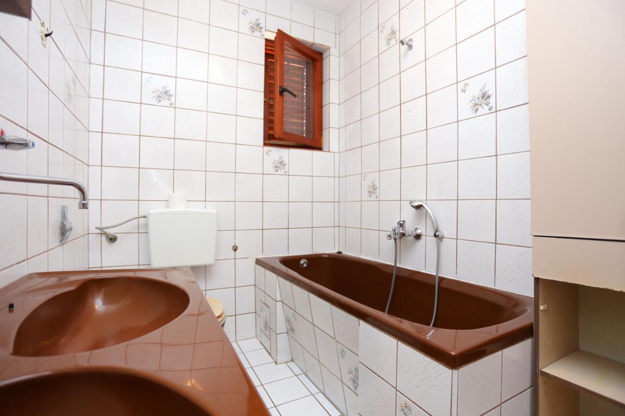 Apartments By The Sea Arbanija, Ciovo - 17332 โตรกีร์ ภายนอก รูปภาพ