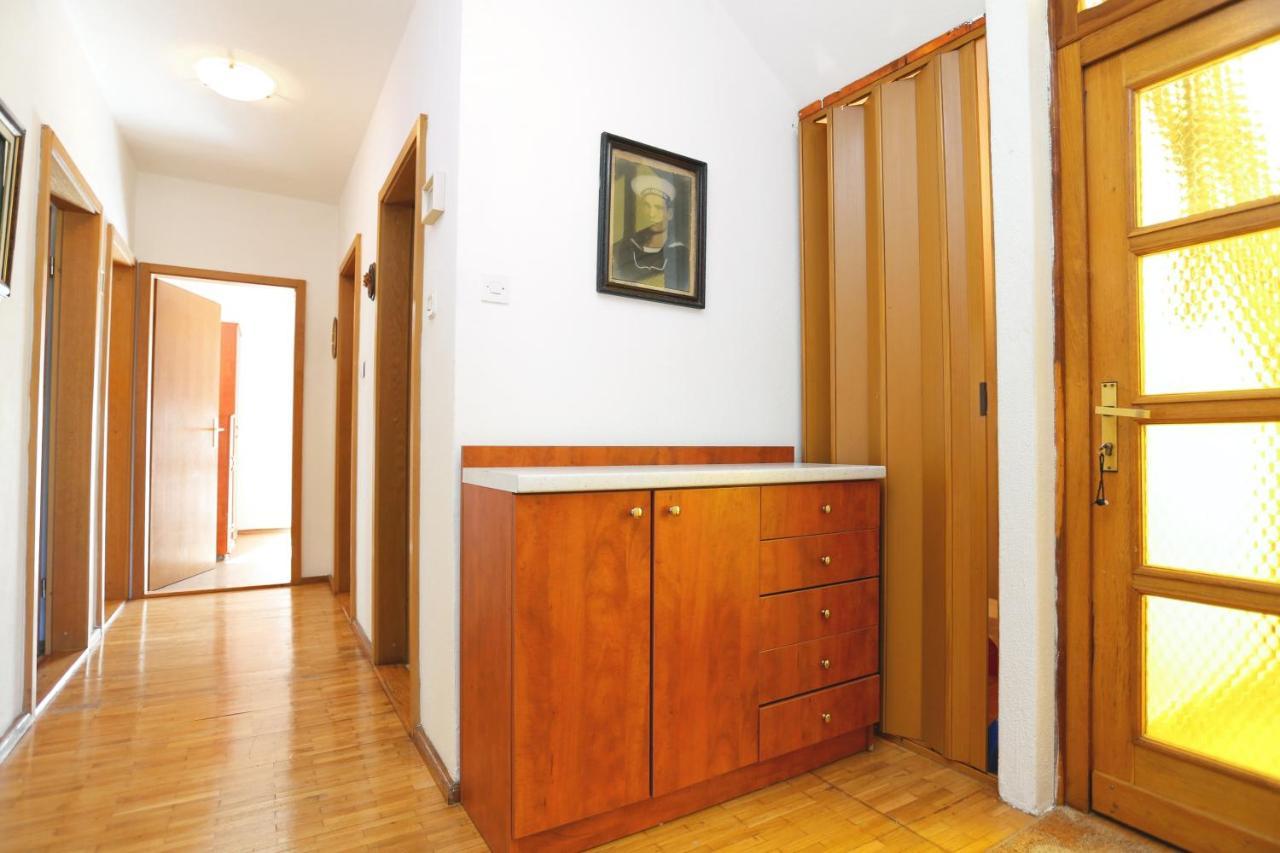 Apartments By The Sea Arbanija, Ciovo - 17332 โตรกีร์ ภายนอก รูปภาพ