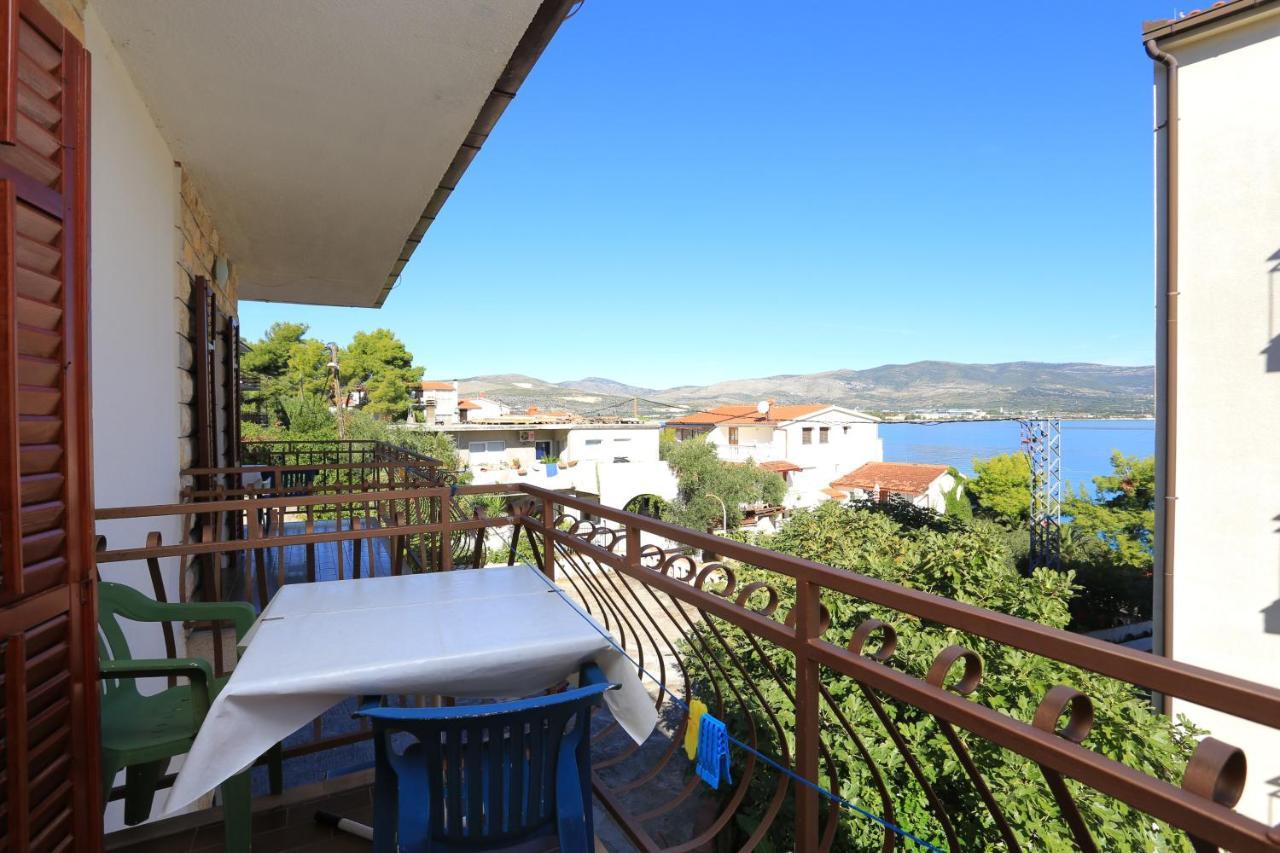 Apartments By The Sea Arbanija, Ciovo - 17332 โตรกีร์ ภายนอก รูปภาพ