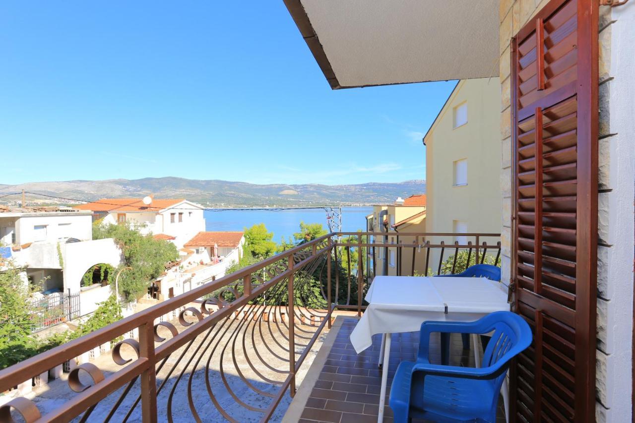 Apartments By The Sea Arbanija, Ciovo - 17332 โตรกีร์ ภายนอก รูปภาพ