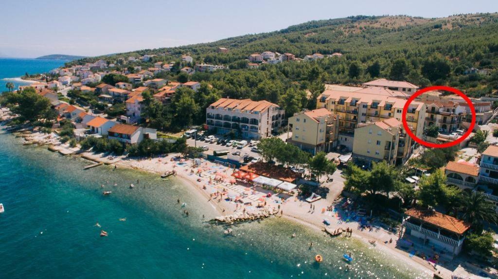 Apartments By The Sea Arbanija, Ciovo - 17332 โตรกีร์ ภายนอก รูปภาพ